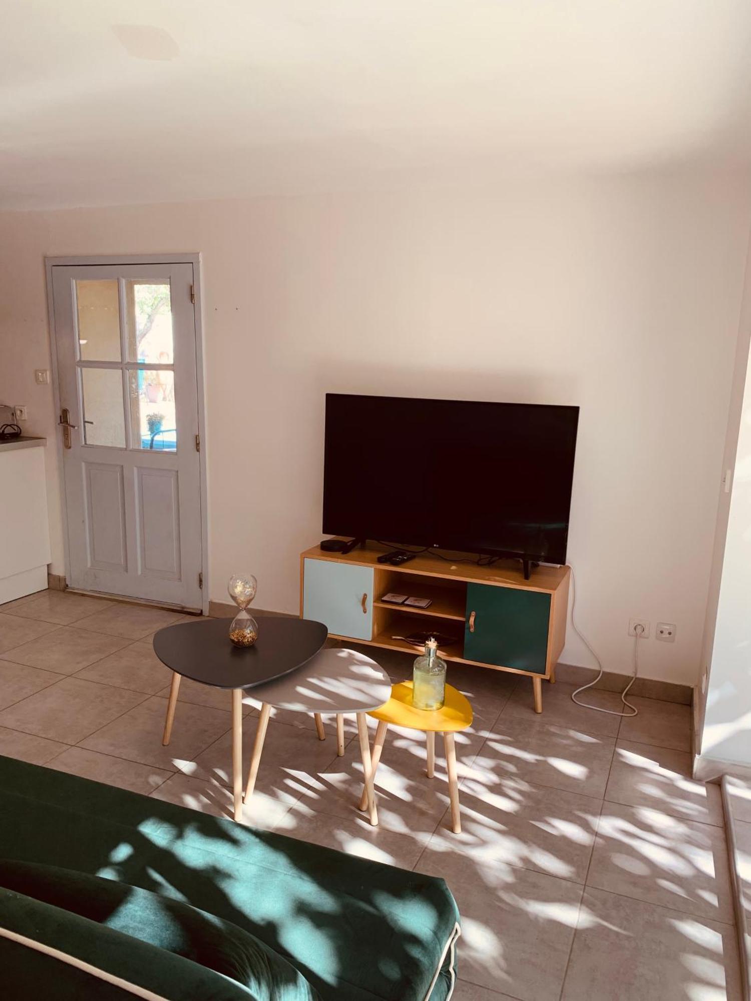 Appartement Independant Avec Jardin Et Acces Piscine 尼姆 外观 照片